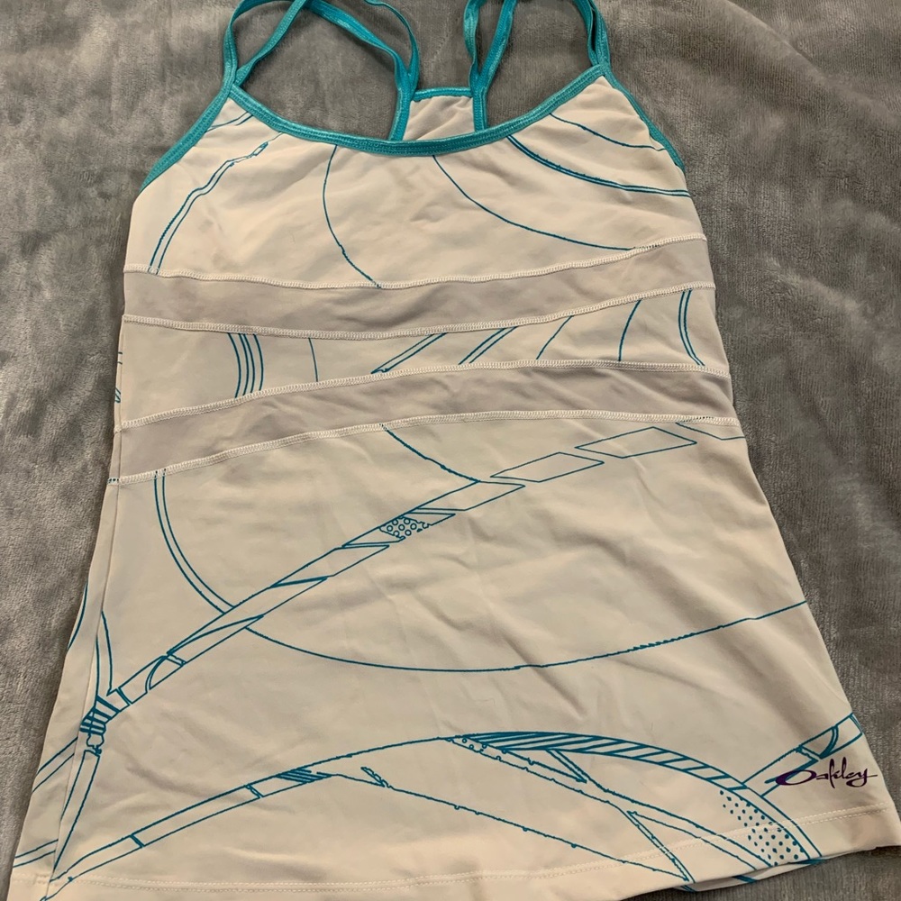 Oakley fitness tank